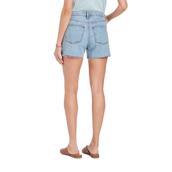 Nwt Universal Thread Boyfriend Fit Jean Shorts Size 6 Raw Hem Distressed Light - Picture 2 of 7